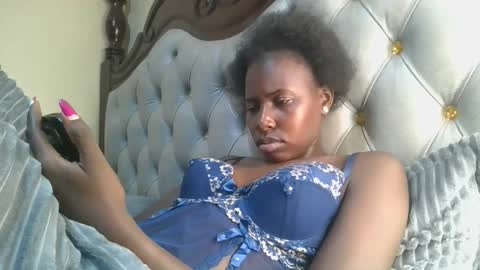 Snapshot of melaninblue chatting on 02.04.26 melaninblue online show from 02.04.26