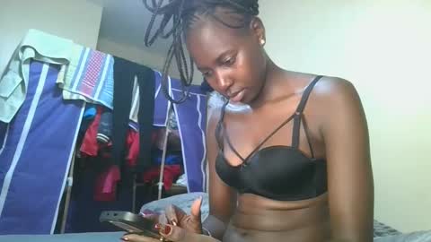 Snapshot of melaninblue chatting on 02.14.26 melaninblue online show from 02.14.26