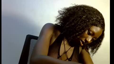 Snapshot of melanine_floral chatting on 02.25.25 Praiz online show from 02.25.25