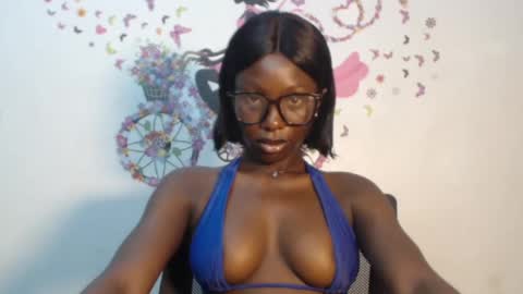 Snapshot of melanine_floral chatting on 03.11.25 Praiz online show from 03.11.25