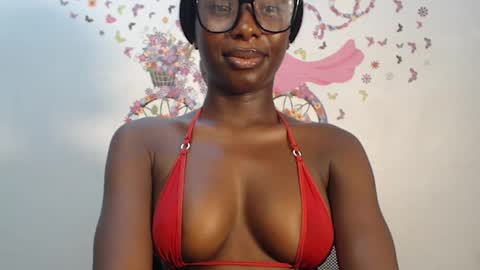 Snapshot of melanine_floral chatting on 03.12.25 Praiz online show from 03.12.25