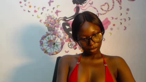 Snapshot of melanine_floral chatting on 03.12.25 Praiz online show from 03.12.25