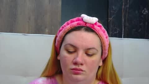 melanniebrown online show from 12.16.25