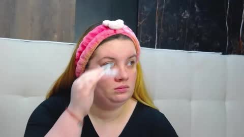 melanniebrown online show from 01.14.26