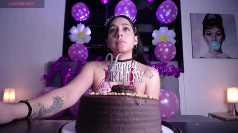 melanny_petite online show from 04.18.26