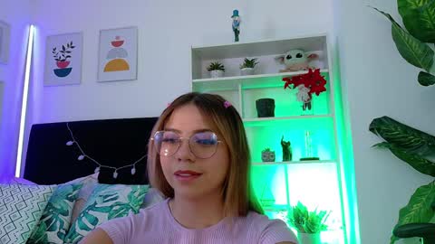 Snapshot of melany_na chatting on 01.22.25 Melany online show from 01.22.25
