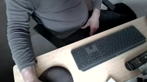 melbguy_075 online show from 11.23.25