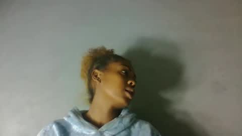 meliana98 online show from 10.29.25