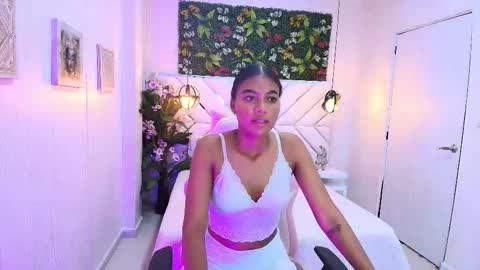 Snapshot of melii_ebony chatting on 10.22.25 MELII EBONY online show from 10.22.25