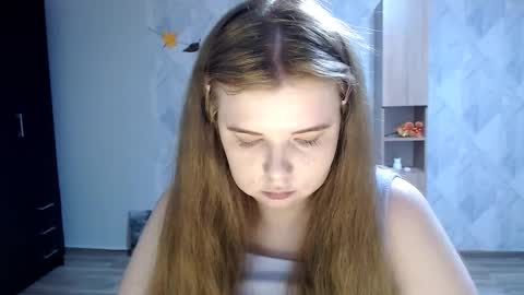 Snapshot of melina_beauty chatting on 09.30.25 Melina online show from 09.30.25