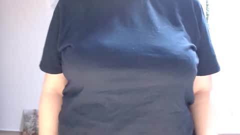 Snapshot of melina_beauty chatting on 11.29.25 Melina online show from 11.29.25