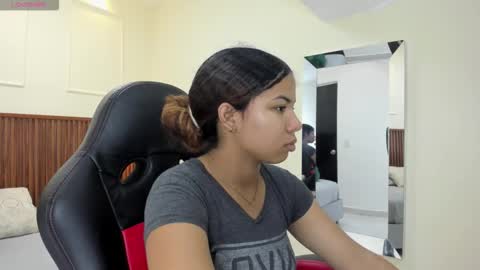 M E L I N A  online show from 01.11.26