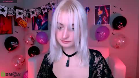 Snapshot of melisa_white1 chatting on 10.22.25 Melisa online show from 10.22.25