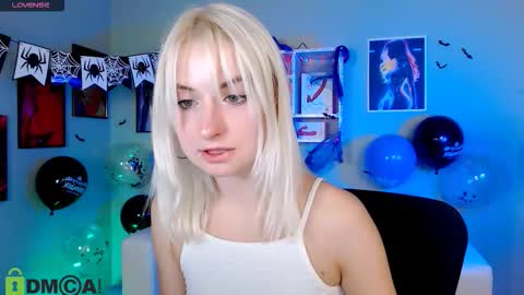 Snapshot of melisa_white1 chatting on 10.26.25 Melisa online show from 10.26.25