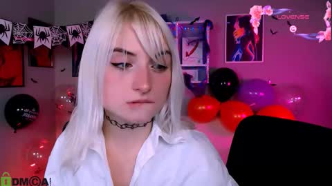 Snapshot of melisa_white1 chatting on 10.30.25 Melisa online show from 10.30.25