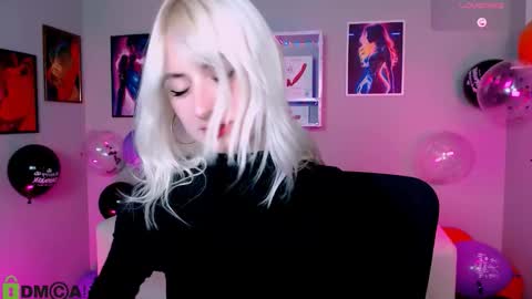 Snapshot of melisa_white1 chatting on 11.02.25 Melisa online show from 11.02.25