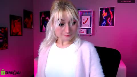 Snapshot of melisa_white1 chatting on 11.15.25 Melisa online show from 11.15.25