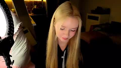 Snapshot of meliss_ss chatting on 07.28.26 Mel or Lissa 3 Welcome here online show from 07.28.26