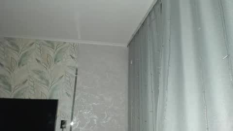 Melissa  Ray online show from 02.04.25