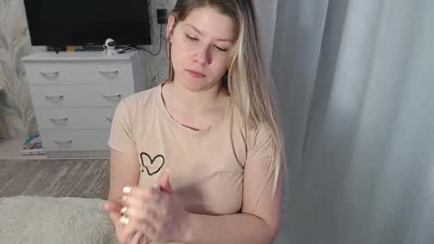 Melissa  Ray online show from 02.17.25