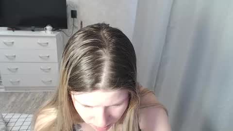 Melissa  Ray online show from 02.28.25