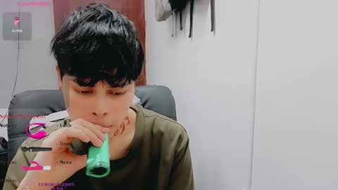 Snapshot of melissa_and_dany chatting on 11.22.25 Melissas Corner online show from 11.22.25