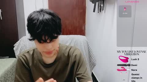 Snapshot of melissa_and_dany chatting on 12.21.25 Melissas Corner online show from 12.21.25