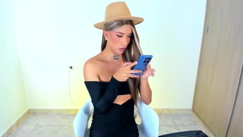 Snapshot of melissa_fem_ chatting on 01.09.26 M E L I S S A online show from 01.09.26