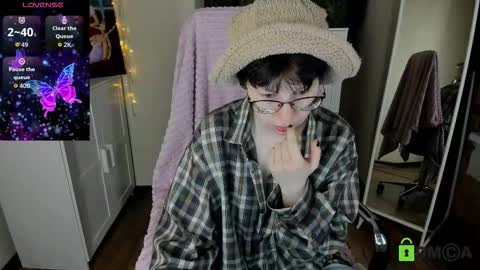 Snapshot of melissa_wells chatting on 10.02.25 Melissa online show from 10.02.25