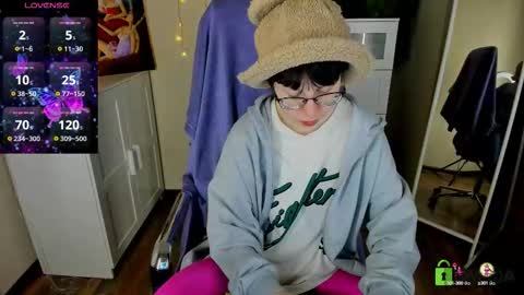 Snapshot of melissa_wells chatting on 10.12.25 Melissa online show from 10.12.25