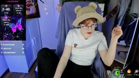 Snapshot of melissa_wells chatting on 10.31.25 Melissa online show from 10.31.25