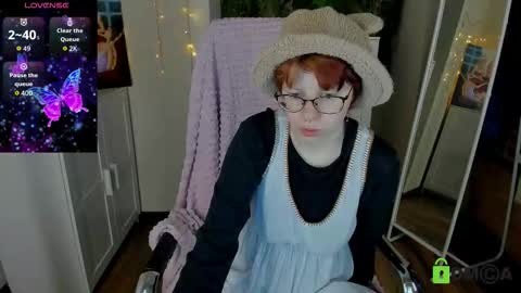 Snapshot of melissa_wells chatting on 11.06.25 Melissa online show from 11.06.25