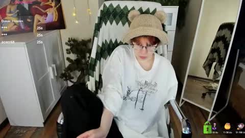 Snapshot of melissa_wells chatting on 11.22.25 Melissa online show from 11.22.25