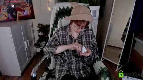 Snapshot of melissa_wells chatting on 11.30.25 Melissa online show from 11.30.25