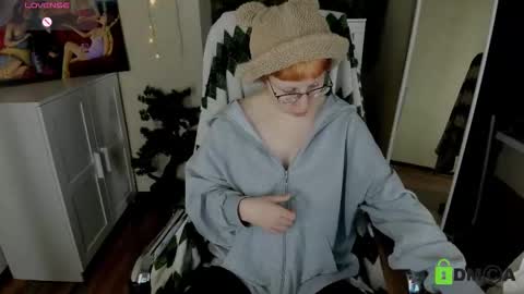 Snapshot of melissa_wells chatting on 12.03.25 Melissa online show from 12.03.25