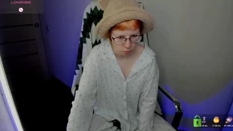 Snapshot of melissa_wells chatting on 12.04.25 Melissa online show from 12.04.25