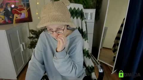 Snapshot of melissa_wells chatting on 12.14.25 Melissa online show from 12.14.25