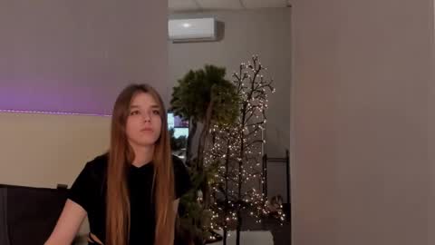Snapshot of melissacrayzy chatting on 02.13.25 MelissaCrayzy online show from 02.13.25