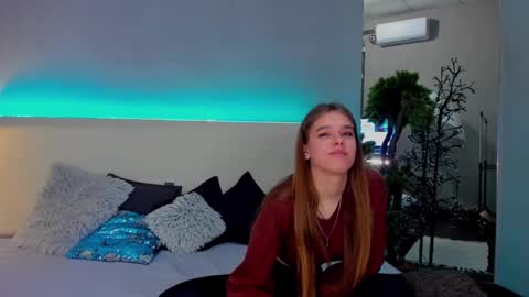 Snapshot of melissacrayzy chatting on 02.14.25 MelissaCrayzy online show from 02.14.25