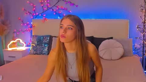 Snapshot of melissacrayzy chatting on 09.22.25 MelissaCrayzy online show from 09.22.25