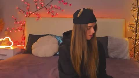 Snapshot of melissacrayzy chatting on 10.17.25 MelissaCrayzy online show from 10.17.25