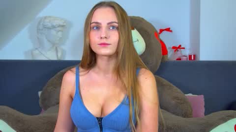 Snapshot of melissamelrey chatting on 10.16.25 MelissaBerry online show from 10.16.25