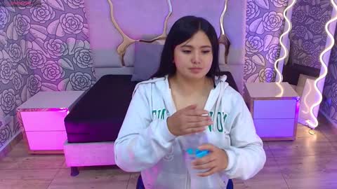 Snapshot of mellani_tay chatting on 02.02.25 Mellani online show from 02.02.25