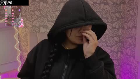 Snapshot of mellani_tay chatting on 10.01.25 Mellani online show from 10.01.25