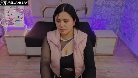 Snapshot of mellani_tay chatting on 11.08.25 Mellani online show from 11.08.25