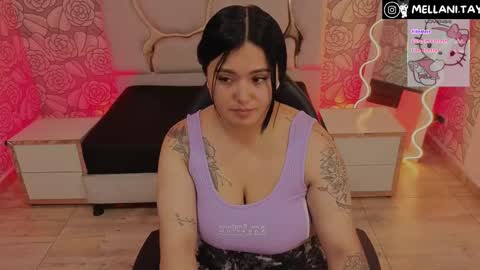 Snapshot of mellani_tay chatting on 12.04.25 Mellani online show from 12.04.25