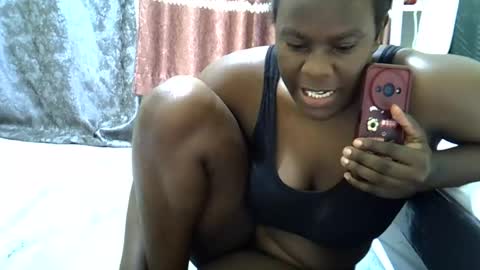 Snapshot of mellanine_ebony chatting on 06.24.26 mellanine_ebony online show from 06.24.26