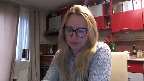 Snapshot of melly_rosey chatting on 04.21.26 Melly online show from 04.21.26