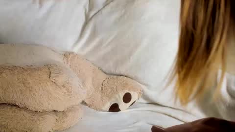 MelMooon online show from 03.20.26