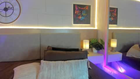 Snapshot of meloddy_rose chatting on 10.26.25 Melody online show from 10.26.25